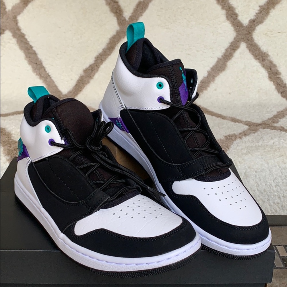 JORDAN FADE-AWAY BLACK/TURBO GREEN-WHITE MEN’S - Picture 4 of 16